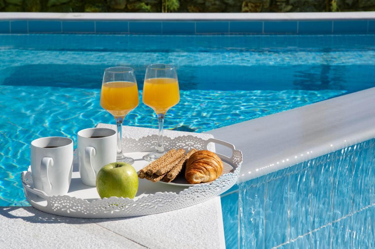 Summer Dawn Vila *